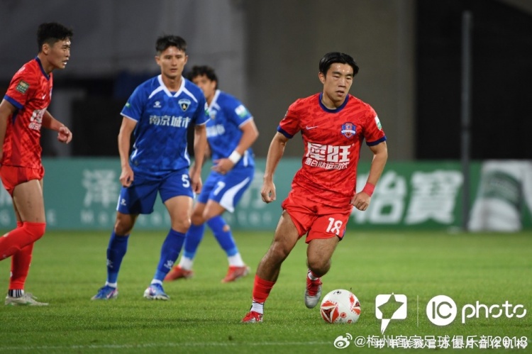 中甲第8輪：黃威、澤·維托爾破門 南京城市2-0送梅州四連敗