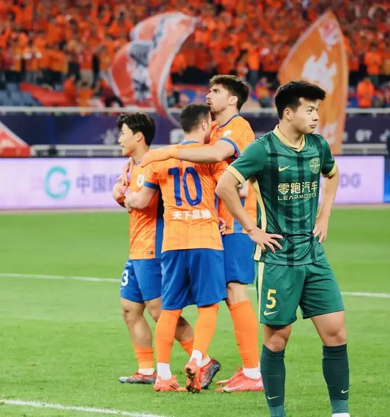 瓦科帽子戲法 泰山4-2逆轉浙江 終結四輪不勝
