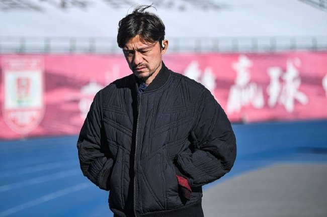 謝暉亞泰13個月：高開低走，口無遮攔下課